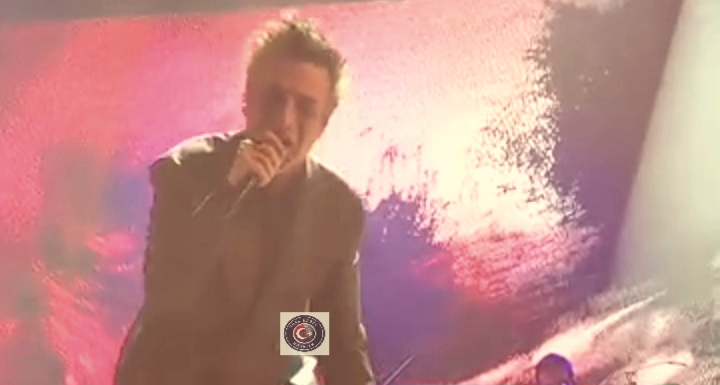 Teoman, antoloji konseptiyle hayranlarını coşturdu… Teoman, antoloji konseptiyle hayranlarını coşturdu…