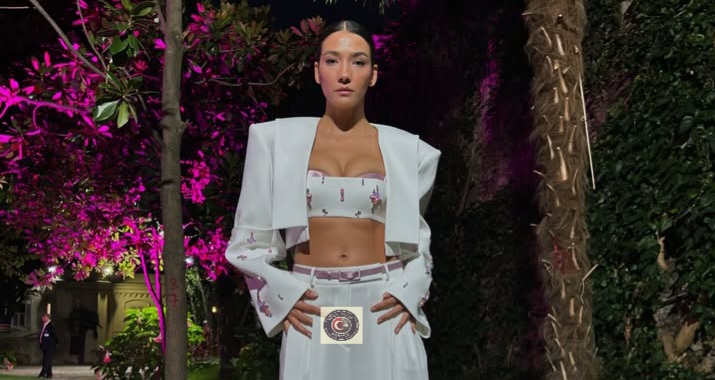 Aybüke Pusat, Uzak Şehir dizisinde Meryem karakterine hayat vereceği ilgili iddialar! Yapım ekibi tarafından yalanlandı Aybüke Pusat, Uzak Şehir dizisinde Meryem karakterine hayat vereceği ilgili iddialar! Yapım ekibi tarafından yalanlandı