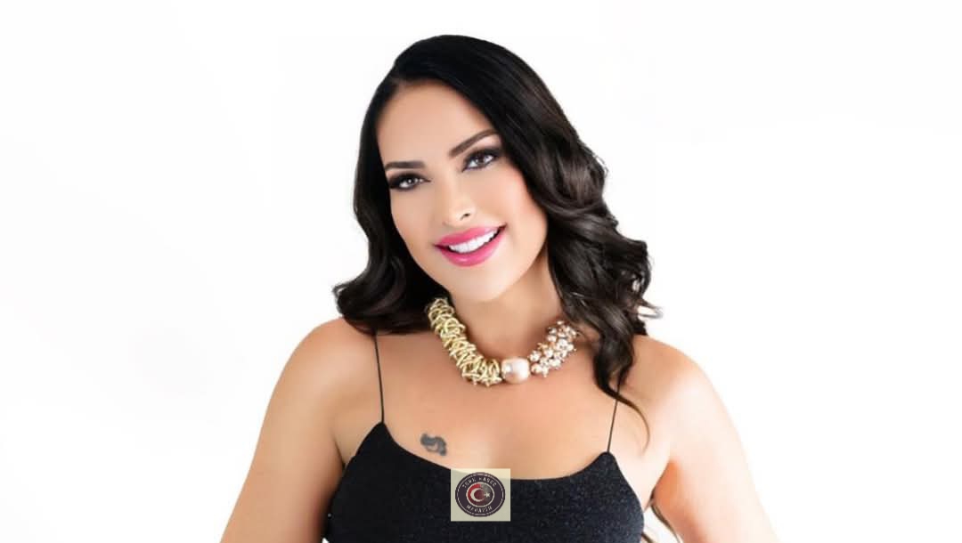 Cemiyet hayatının sevilen sanatçısı Reyhan Cansu, özel geceye renk kattı