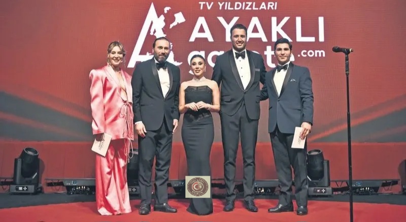 “Uzak Şehir” dizisi Televizyon Yıldızları Ödülleri’ne damgasını vurdu! Türk Haber Magazin adım adım takip etti