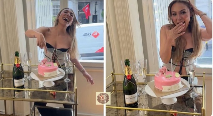 Ziynet Sali’den 50. yaş pozları: “Sevgi ne güzel şey” Ziynet Sali’den 50. yaş pozları: “Sevgi ne güzel şey”