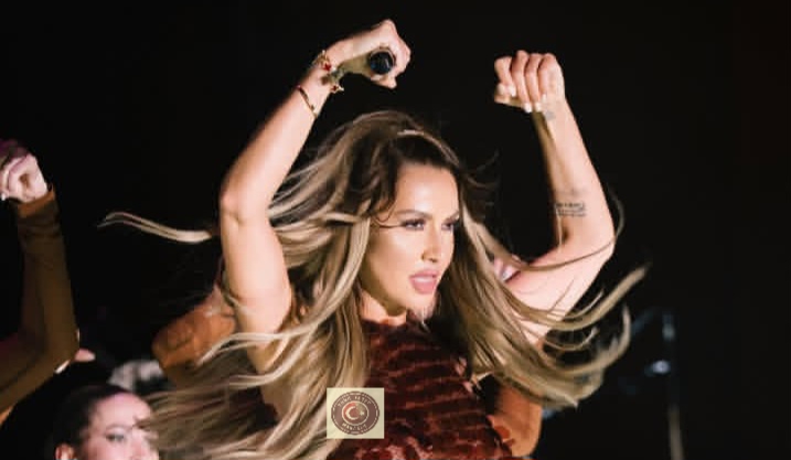 Hadise’den dans ve kıyafet eleştirilerine net mesaj: “Çok güçlüyüm” Hadise’den dans ve kıyafet eleştirilerine net mesaj: “Çok güçlüyüm”