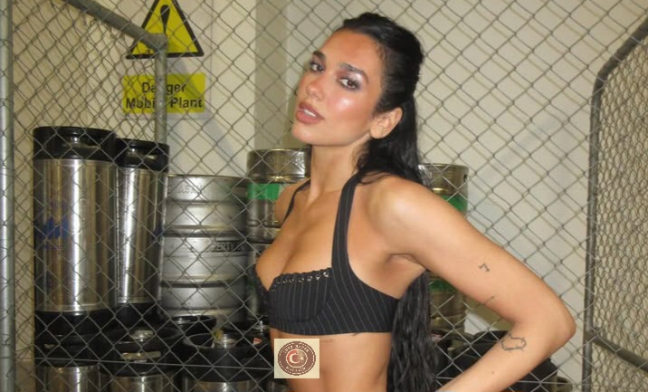 Dua Lipa rekora koştu! En genç zenginler listesinde zirveye göz kırptı Dua Lipa rekora koştu! En genç zenginler listesinde zirveye göz kırptı