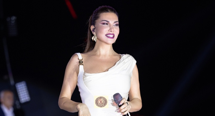 Ebru Yaşar’dan Manisa’da müzik ziyafeti!