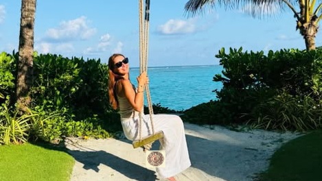 Hadise’den yaz müjdesi! Maldivler tatilinden göz kamaştıran kareler Hadise’den yaz müjdesi! Maldivler tatilinden göz kamaştıran kareler