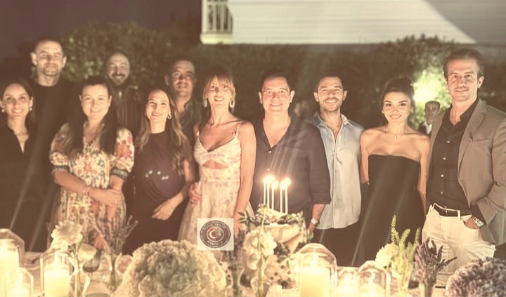 Hande Erçel ve Hakan Sabancı, ayrılık iddialarına Türk Haber Magazin’e el ele yanıt verdi! Hande Erçel ve Hakan Sabancı, ayrılık iddialarına Türk Haber Magazin’e el ele yanıt verdi!
