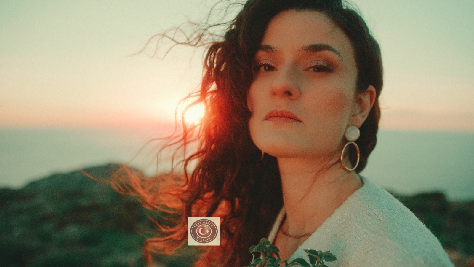 Ceren Deniz’den müzikseverlere duygu yüklü bir merhaba: “Ver Dermanımı Geri” yayında! Ceren Deniz’den müzikseverlere duygu yüklü bir merhaba: “Ver Dermanımı Geri” yayında!