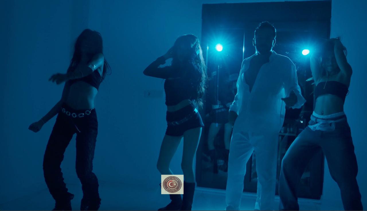 Sahne enerjisi klibe taştı! Can Zade’nin “Big Manas”ı çok konuşulacak