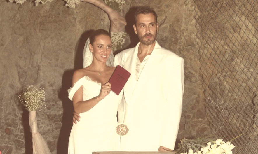 Bestemsu Özdemir ile Ersin Görkem’in Fethiye’deki mutlu anları Türk Haber Magazin kameralarına yansıdı Bestemsu Özdemir ile Ersin Görkem’in Fethiye’deki mutlu anları Türk Haber Magazin kameralarına yansıdı