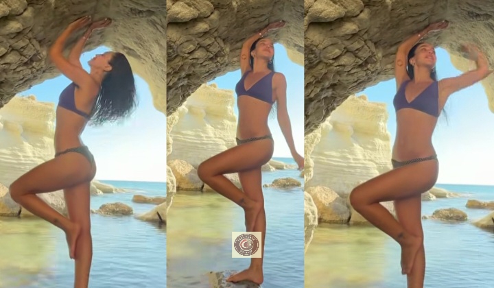 Mor bikinili veda! Aybüke Albere’den Kleopatra Koyu’nda final pozu