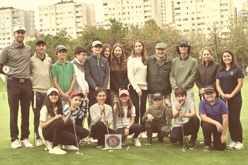 Rahmi Koç ailece golfte! Turnuvaya damga vuran anlar Türk Haber Magazin’de…