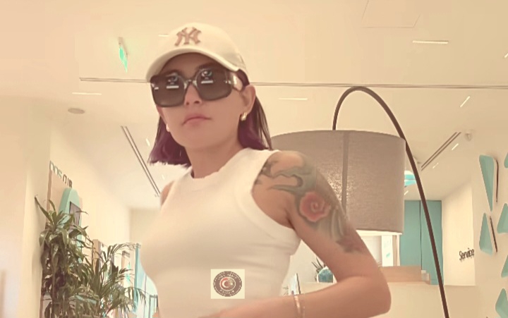 Işıltılı sahnenin ardındaki gerçek: Melek Mosso’dan samimi açıklamalar! Türk Haber Magazin’e özel röportaj Işıltılı sahnenin ardındaki gerçek: Melek Mosso’dan samimi açıklamalar! Türk Haber Magazin’e özel röportaj