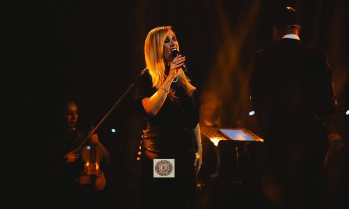 Lara Fabian İstanbul’da ilk kez yemekli konsept sahnesiyle hayranlarını büyüledi! Türk Haber Magazin’de…