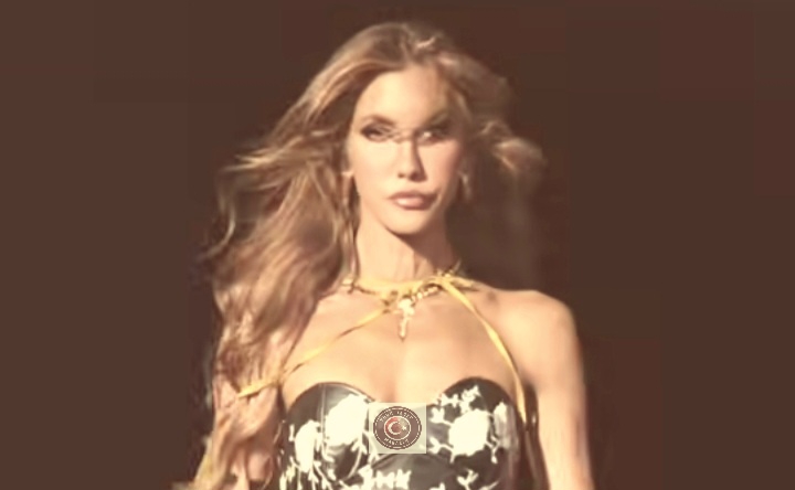 Çağla Şıkel ışıltısıyla geceye damga vurdu! 40. yıl daveti ünlü akınına uğradı