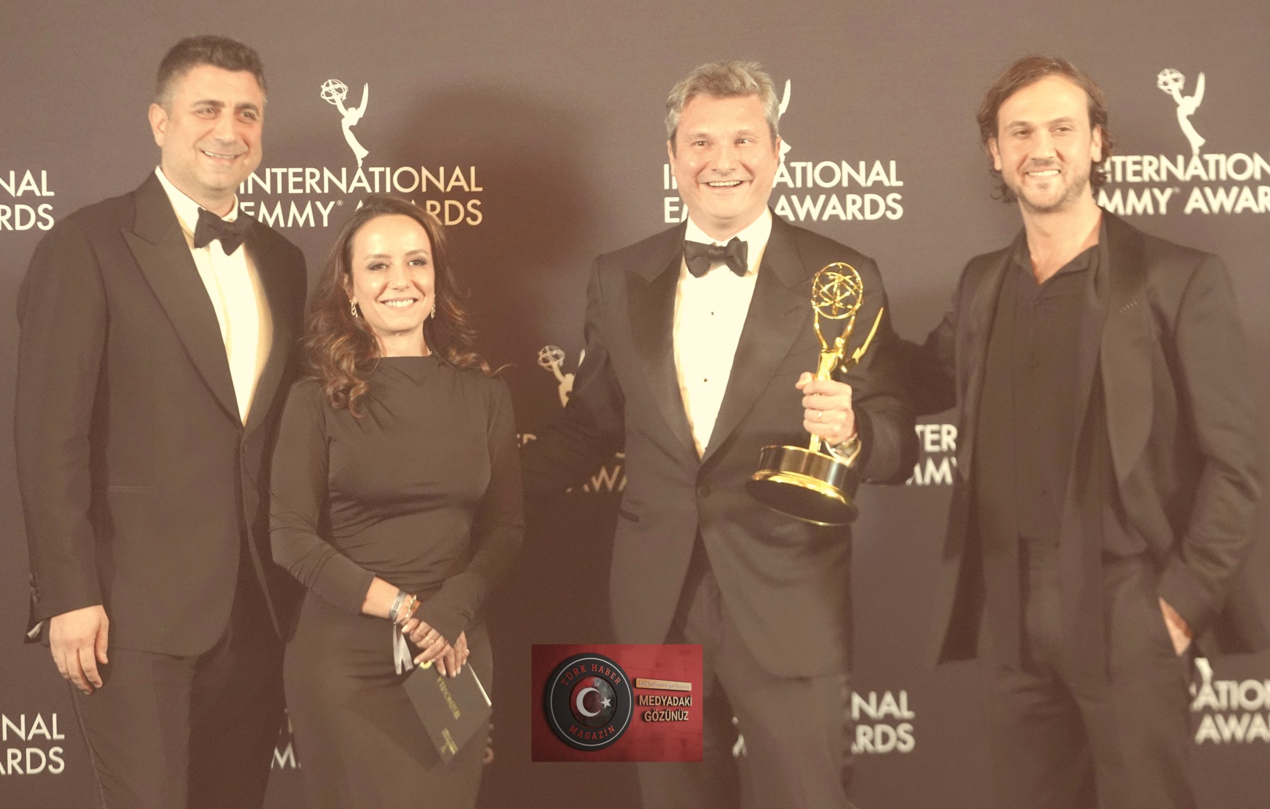 Deha dizisi New York’u fethetti! Uluslararası Emmy Ödülü Türkiye’ye geldi!