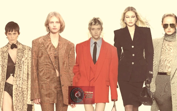 Bu sezonun yıldızı: Feminen Blazer’lar sokak modasını ve gece şıklığını fethediyor! Bu sezonun yıldızı: Feminen Blazer’lar sokak modasını ve gece şıklığını fethediyor!