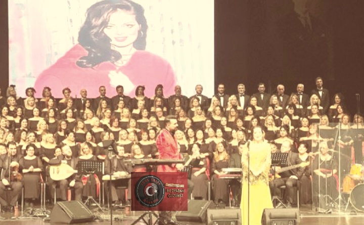 Yeşilçam’ın sultanı sahnedeydi! Türkan Şoray gönülleri fethetti Yeşilçam’ın sultanı sahnedeydi! Türkan Şoray gönülleri fethetti