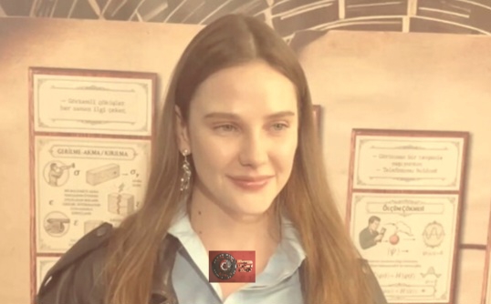 Prömiyere damga vurdu! Alina Boz’dan tiyatroya dair Türk Haber Magazin’e samimi itiraf