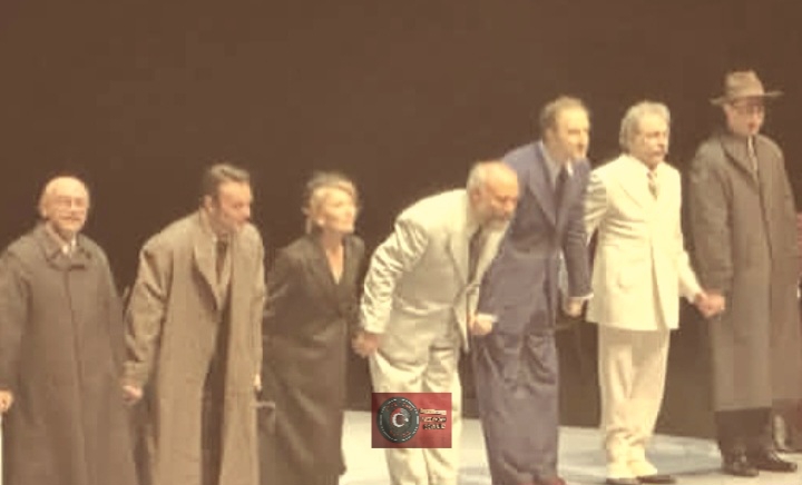 Tiyatroda sezonun en iddialı oyunu! “Satıcının Ölümü” kapalı gişe yolunda! Türk Haber Magazin’de… Tiyatroda sezonun en iddialı oyunu! “Satıcının Ölümü” kapalı gişe yolunda! Türk Haber Magazin’de…