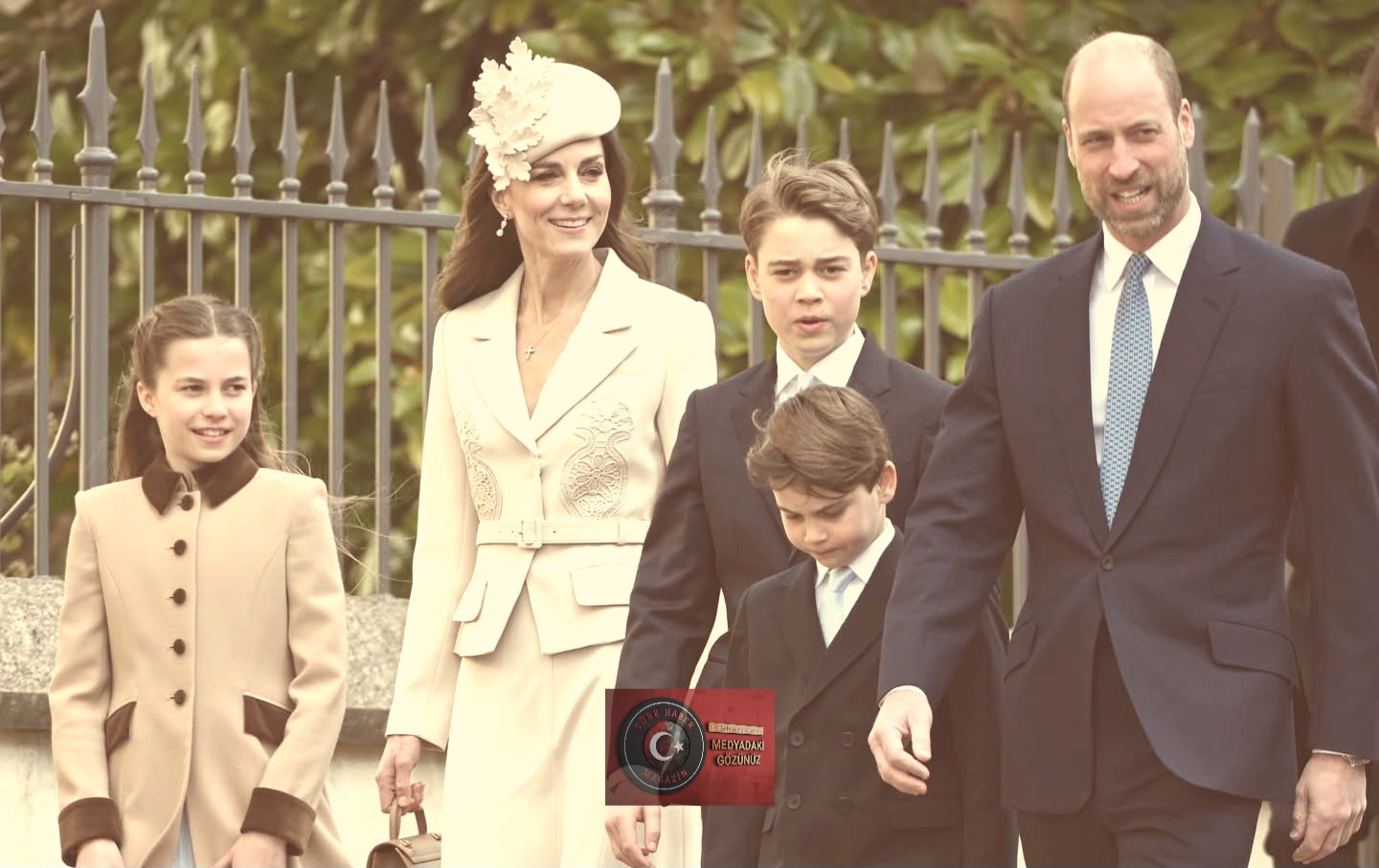 Kraliyet ailesinde duygusal Paskalya! Galler Prensesi Kate Middleton uzun aradan sonra ilk kez görüntülendi! Türk Haber Magazin’de… Kraliyet ailesinde duygusal Paskalya! Galler Prensesi Kate Middleton uzun aradan sonra ilk kez görüntülendi! Türk Haber Magazin’de…